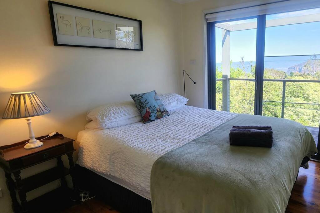 Narrow Neck Views - Peaceful 4 Bedroom Home With Stunning Views! カトゥーンバ エクステリア 写真