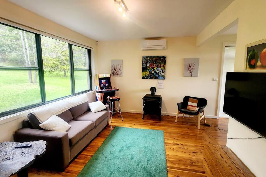 Narrow Neck Views - Peaceful 4 Bedroom Home With Stunning Views! カトゥーンバ エクステリア 写真